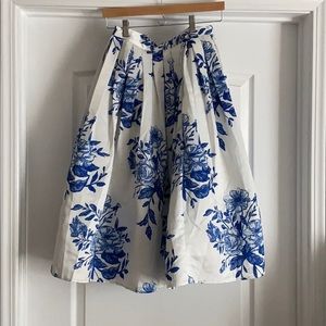 ChicWish Midi Skirt White with Blue Floral